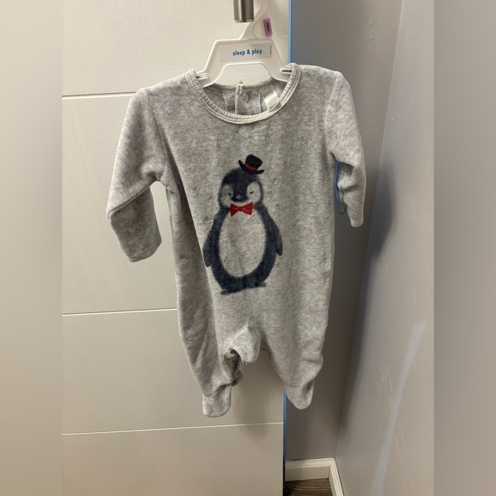 petit lem baby Penguin velour Footie Pajamas Size 6 Months Gray